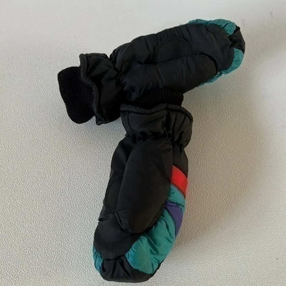 Fila, children’s Thinsulate lined,S, mittens, nylon shell, with bonus mittens